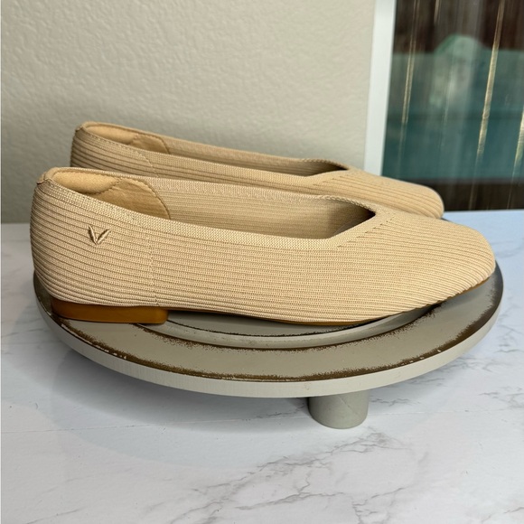Vivaia Shoes - VIVAIA Margot 2.0 Women’s EU 37 US 6.5‎ Cream Knit Ballet Flat Eco Fabric